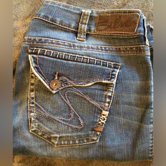 Silver woman’s bootcut jeans. Size unknown but 36 inch waist - Picture 4 of 7
